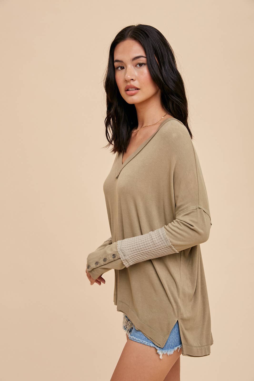 Contrast V-Neck Long Sleeve
