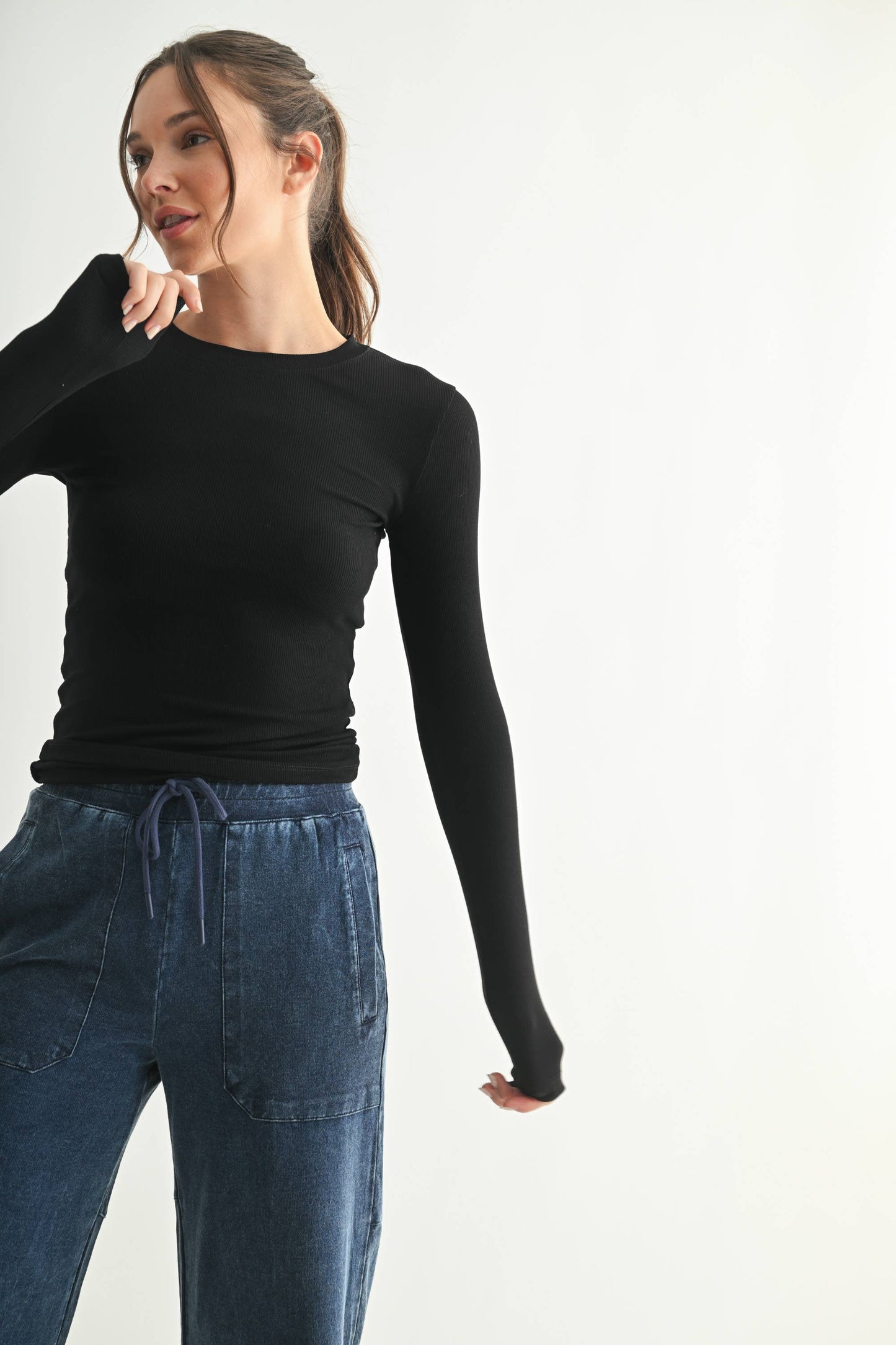 Essential Long-Sleeved Micro-Ribbed Athleisure Top - Black