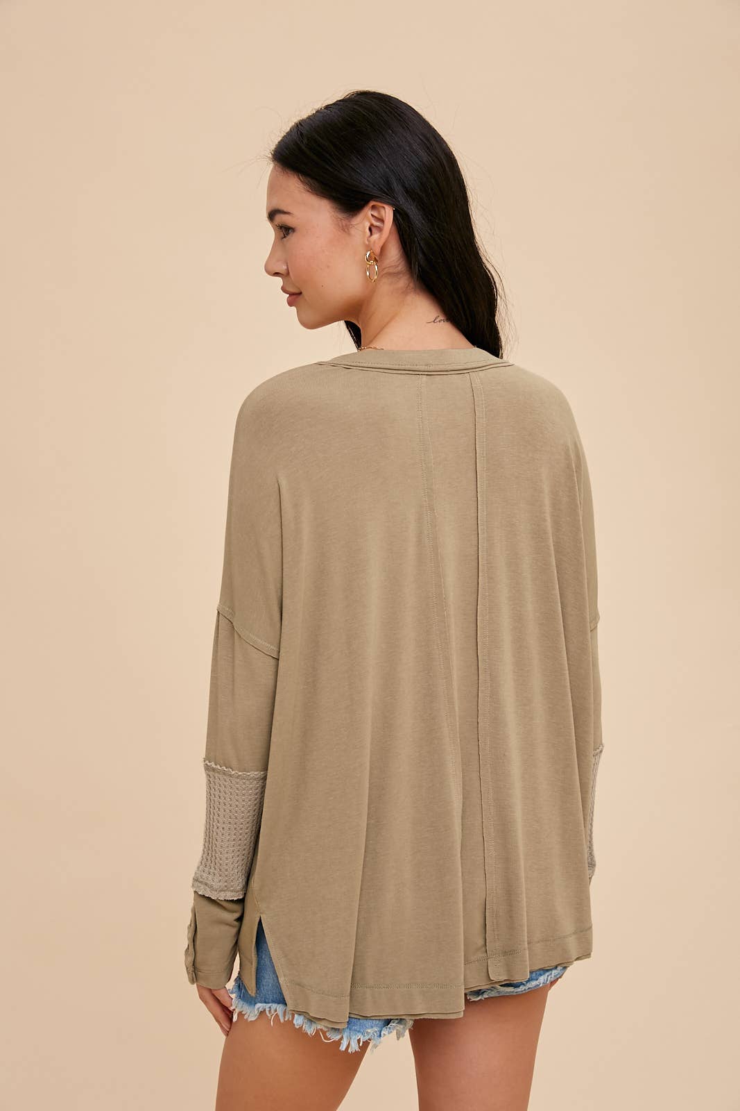 Contrast V-Neck Long Sleeve